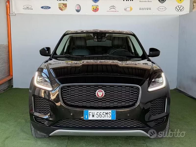 Begagnad Jaguar E-Pace R-Dynamic 150 HK (110 kW) 2019 Svart SUV