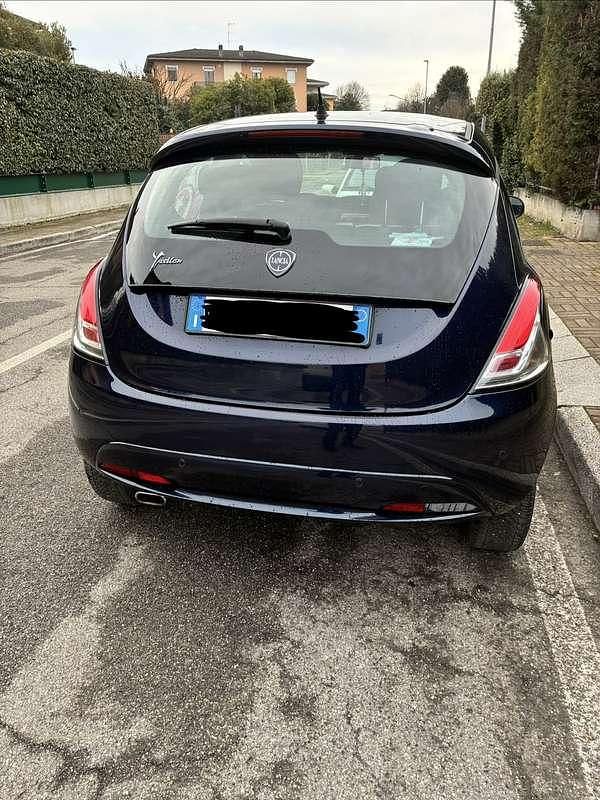 Usata Lancia Ypsilon Gold 95 CV (69 kW) 2017 Utilitaria