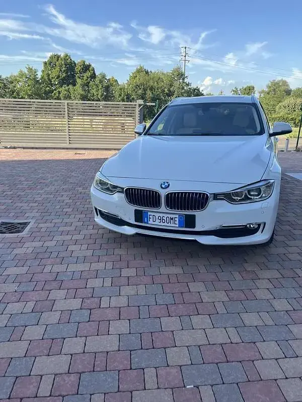 Usata BMW 318 Luxury Line 143 CV (105 kW) 2015 Station wagon