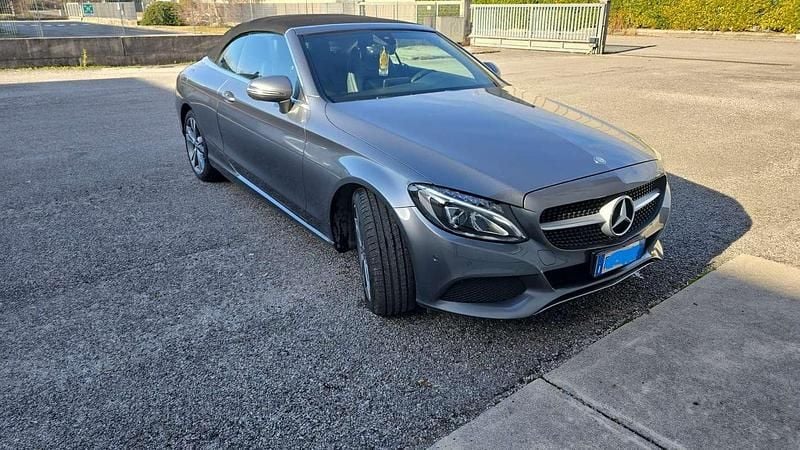 Usata Mercedes C220 170 CV (125 kW) 2017 Grigio Cabrio