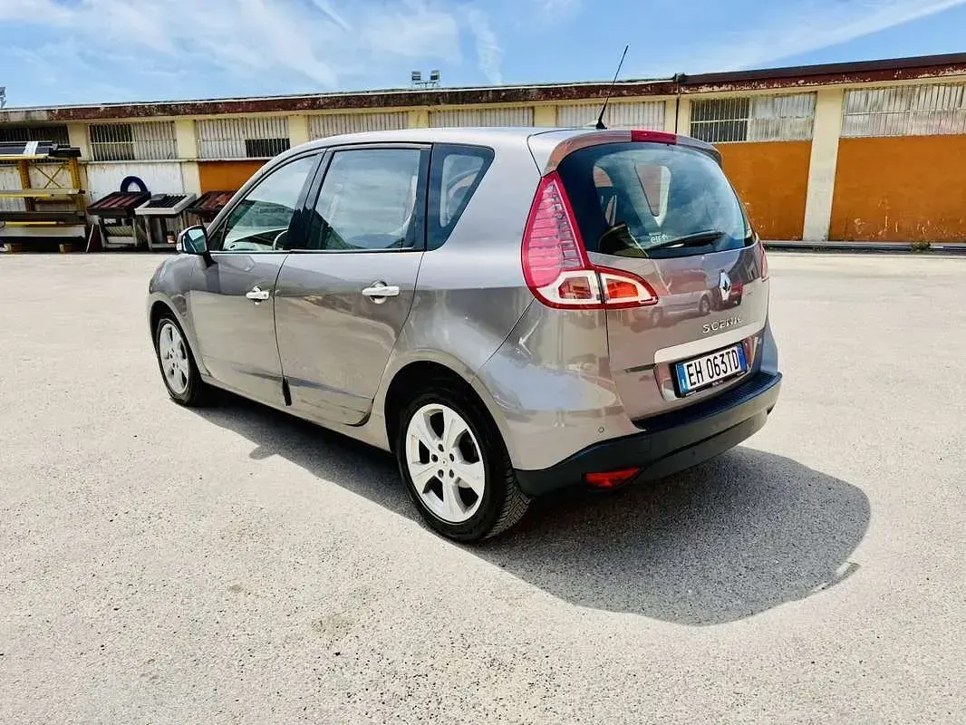 Usata Renault Scenic E-Tech Luxe 110 CV (80 kW) 2011 Monovolume