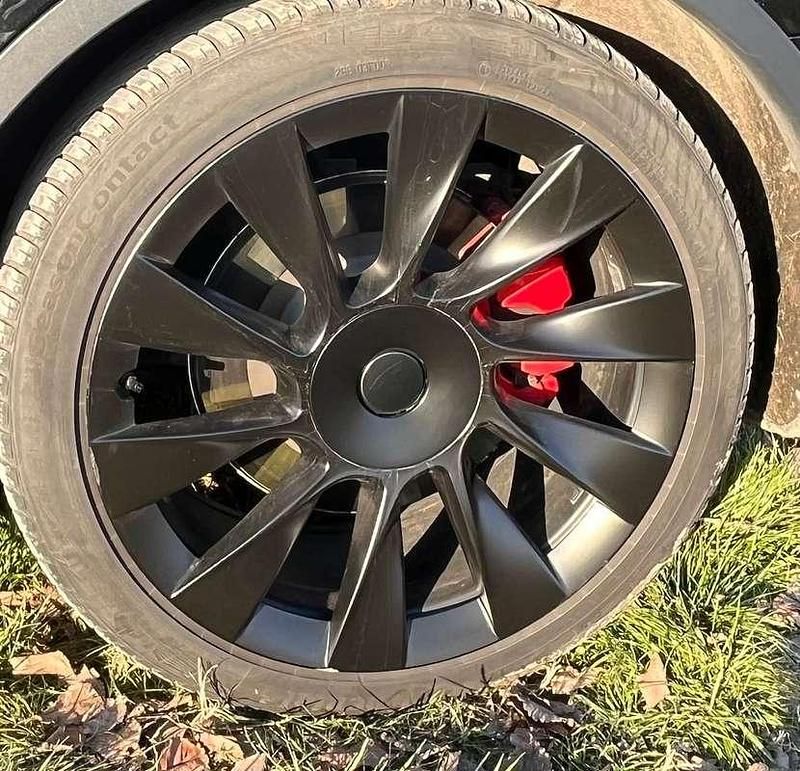 Usata Tesla Model Y RWD 88 kW (120 CV) 2023 Nero SUV