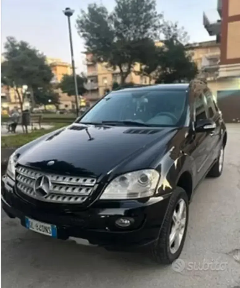 Usata Mercedes ML320 224 CV (164 kW) 2007 Nero SUV
