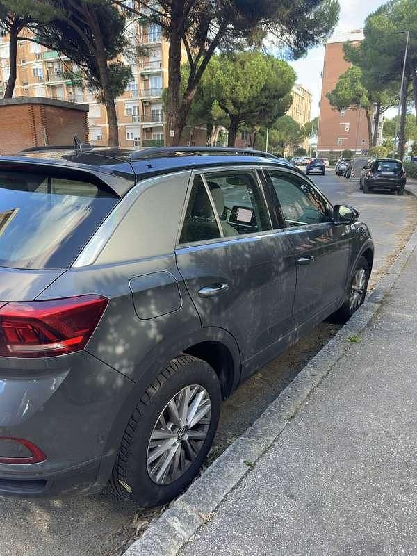 Usata VW T-Roc Life 116 CV (85 kW) 2023 Grigio SUV