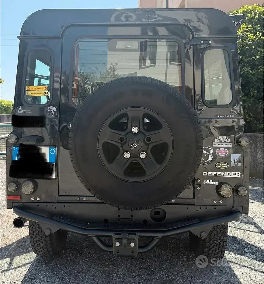 Usata Land Rover Defender 68 CV (50 kW) 2009 Nero SUV
