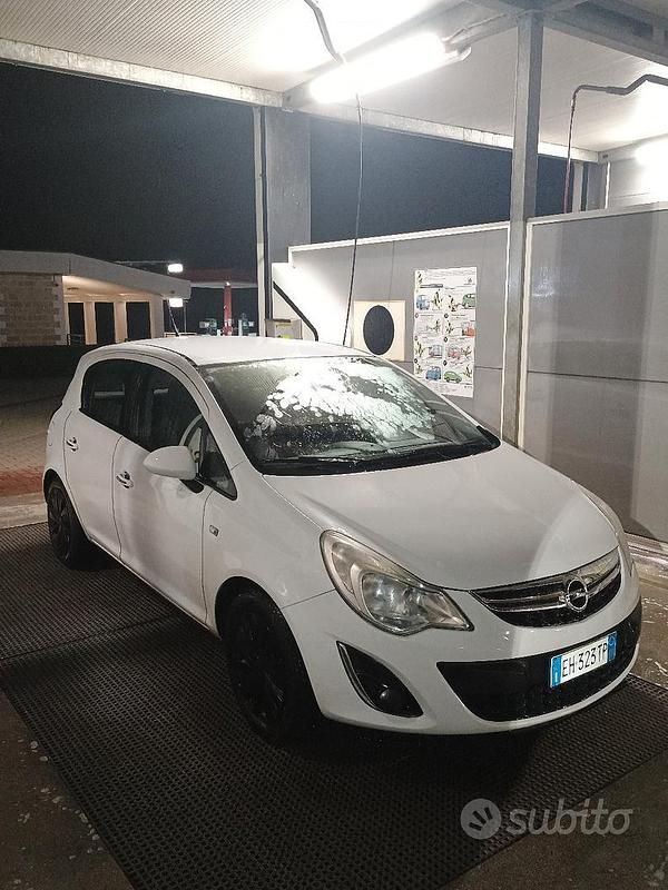 Usata Opel Corsa 2011 Bianco Berlina