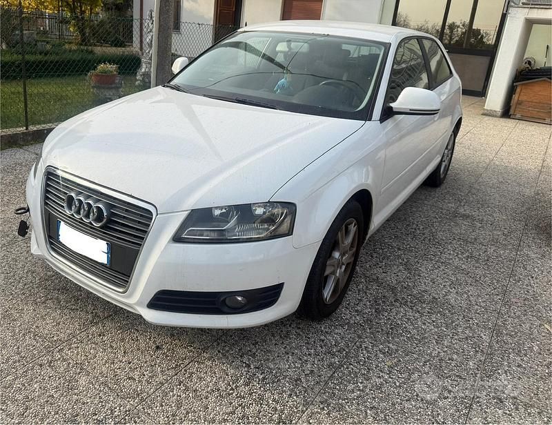 Bianco Usata 2011 Audi A3 | 2400 € (Super prezzo) - Immagine 1/4