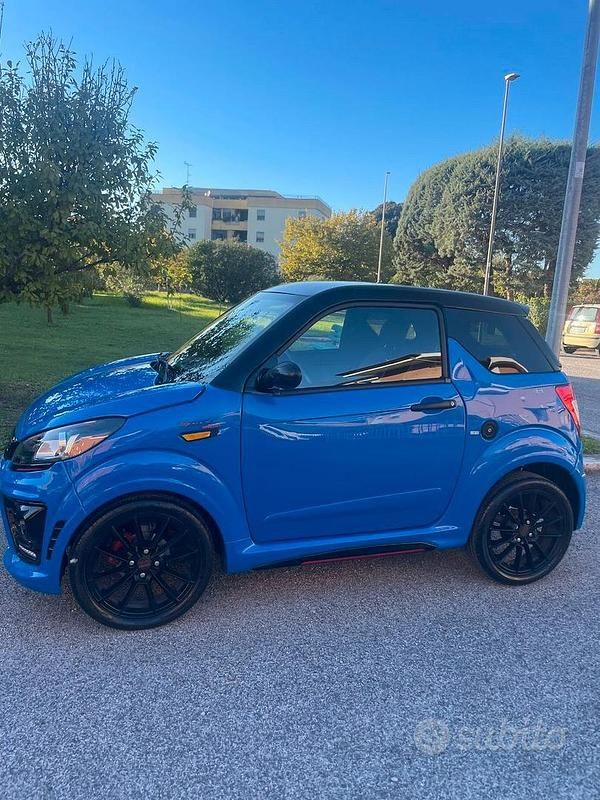 Blu Usata 2021 Ligier JS50 Due volumi | 9000 € (Buon prezzo) - Immagine 1/4