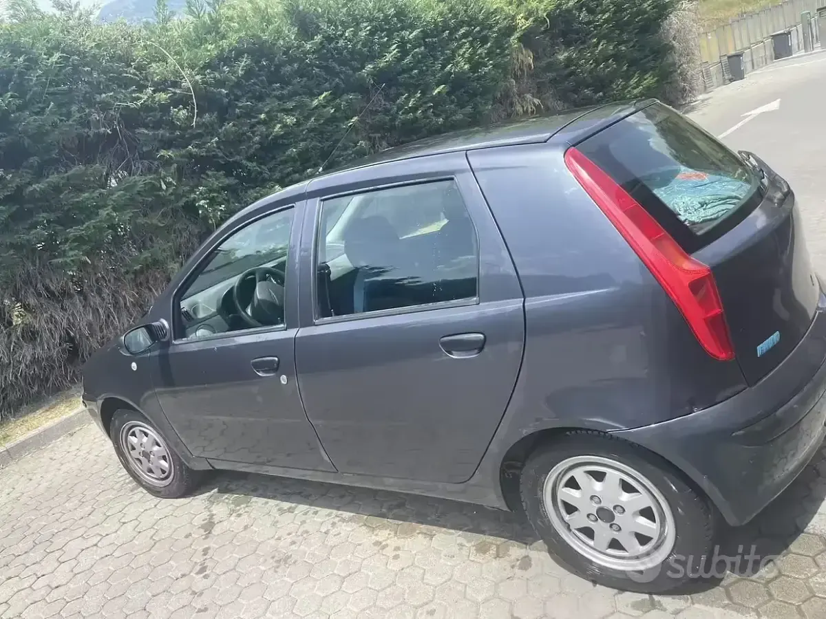 Usata Fiat Punto 80 CV (58 kW) 2000 Nero Utilitaria