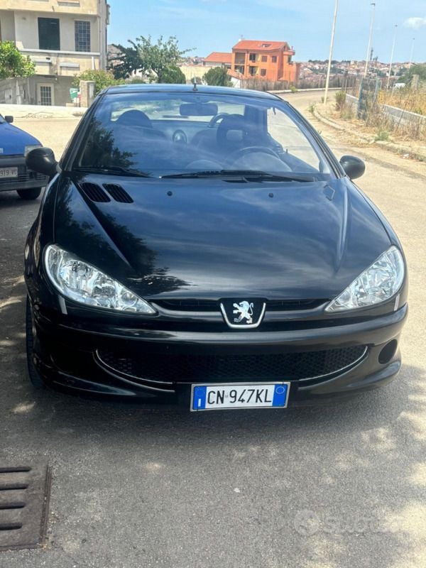 Nero Usata 2005 Peugeot 206 CC Cabrio | 5000 € (Molto cara) - Immagine 1/4