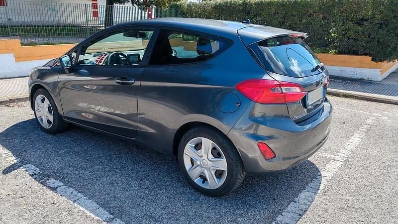 Gebraucht Ford Fiesta 75 PS (55 kW) 2018 Grau Kleinwagen