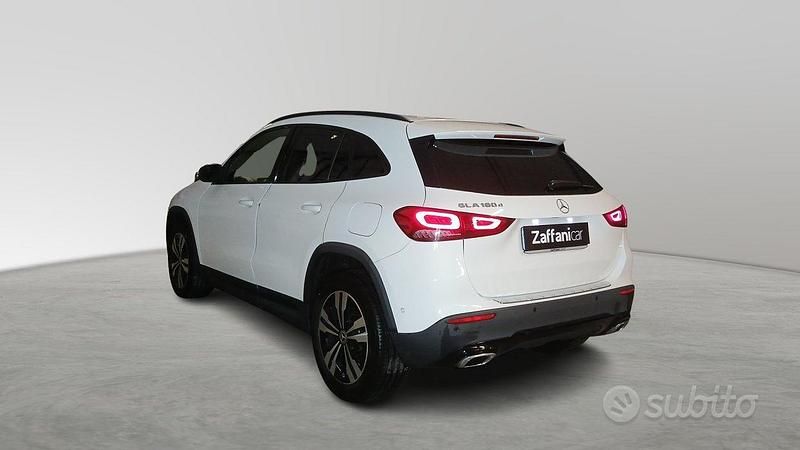 Usata Mercedes GLA180 116 CV (85 kW) 2021 Bianco SUV