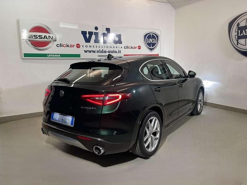 Usata Alfa Romeo Stelvio Ti 209 CV (153 kW) 2021 Verde visconti SUV