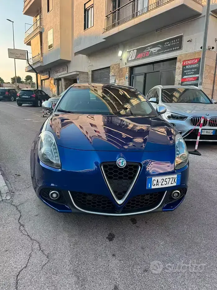 Usata Alfa Romeo Giulietta Super 120 CV (88 kW) 2020 Bluazzurro Utilitaria