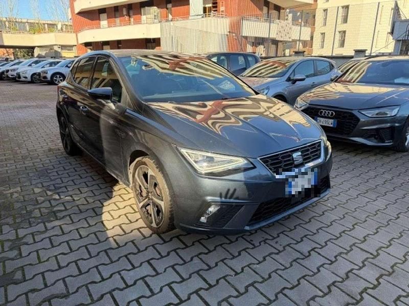 Usata Seat Ibiza FR 90 CV (66 kW) 2022 Grigio scuro Utilitaria