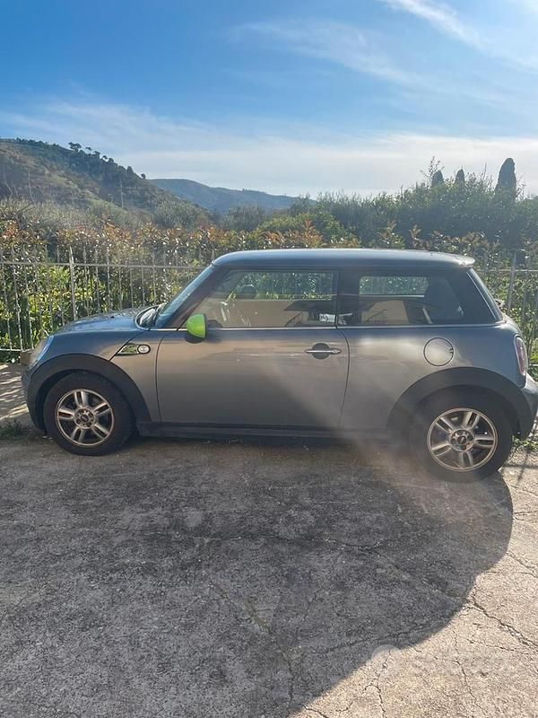 Usata Mini ONE 90 CV (66 kW) 2009 Grigio Utilitaria