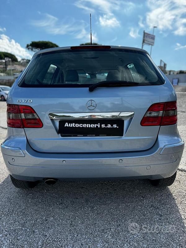 Usata Mercedes B170 Chrome 116 CV (85 kW) 2006 Blu Monovolume