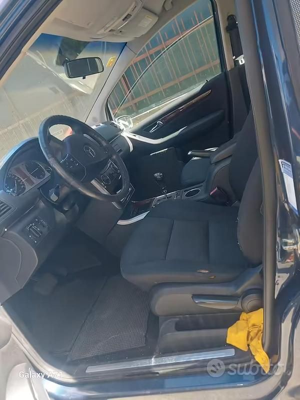 Usata Mercedes B200 140 CV (102 kW) 2006 Blu Monovolume