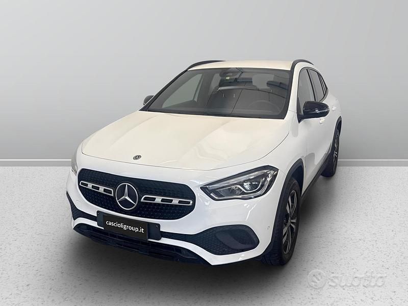 Bianco Usata 2020 Mercedes GLA200 SUV | 28.500 € (Buon prezzo) - Immagine 1/4