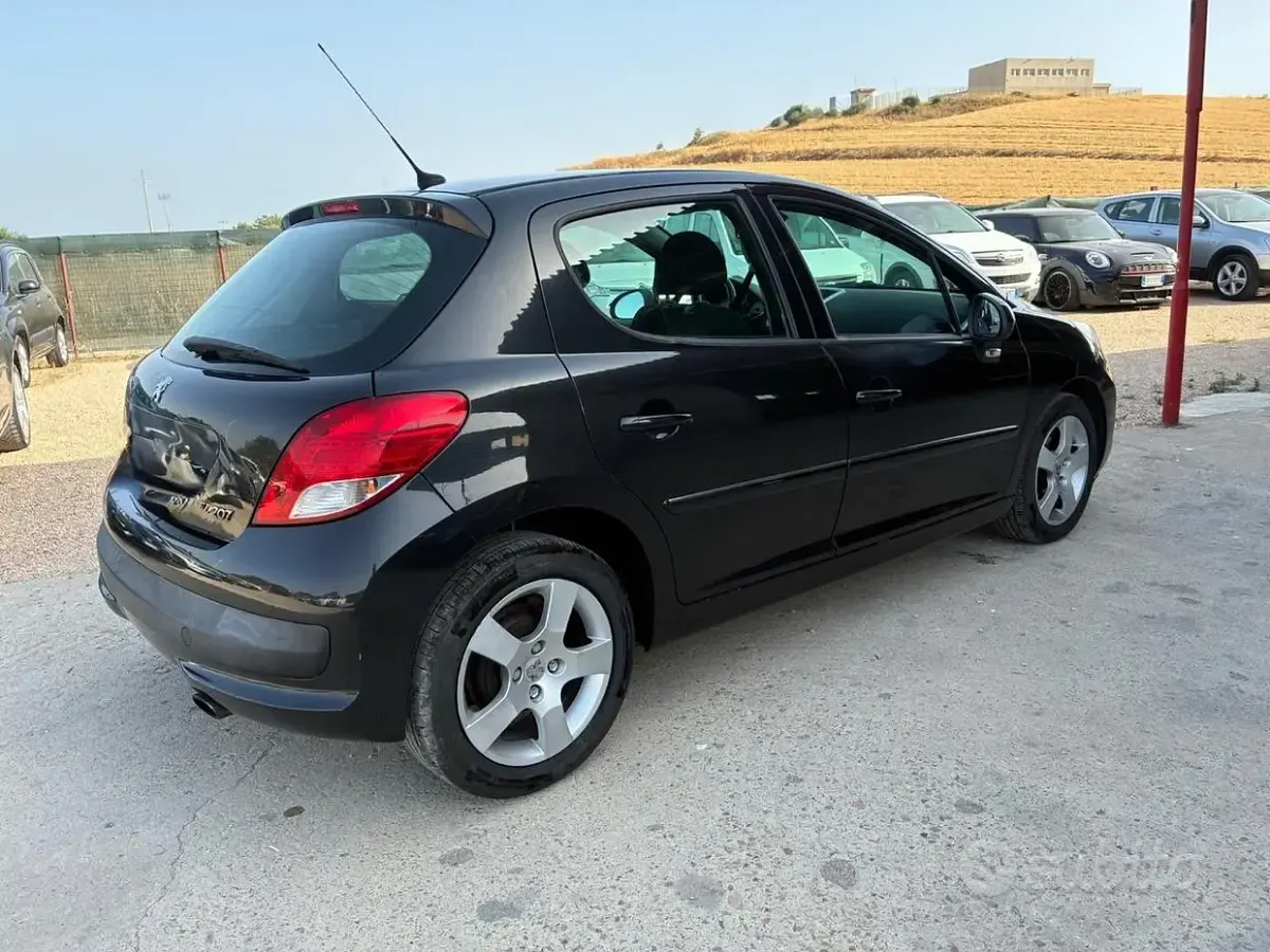 Usata Peugeot 207 90 CV (66 kW) 2010 Nero Berlina