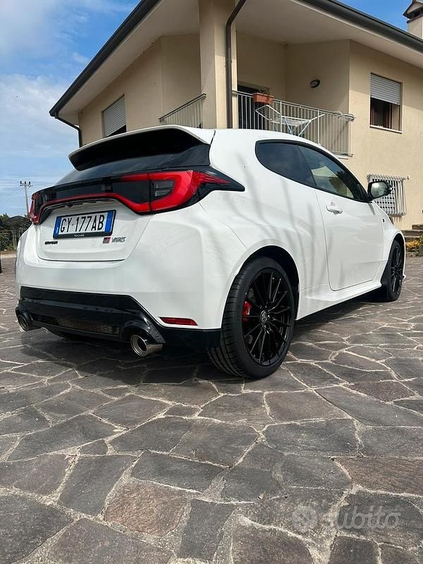 Usata Toyota Yaris 2025 Bianco Utilitaria