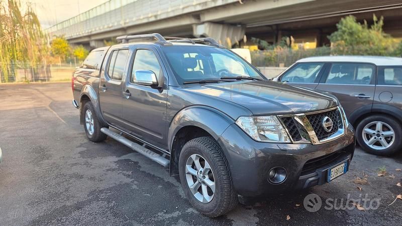 Usata Nissan Navara 190 CV (139 kW) 2011 Grigio Pick-up