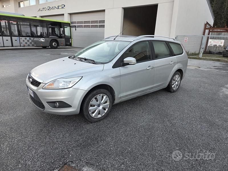 Usata Ford Focus Titanium 100 CV (73 kW) 2011 Grigio Station wagon