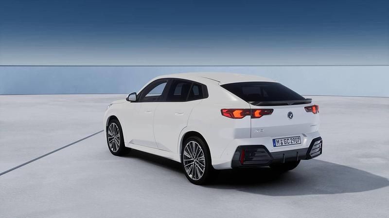 Nuova BMW X2 M Sport 150 CV (110 kW) 2026 Alpin white SUV