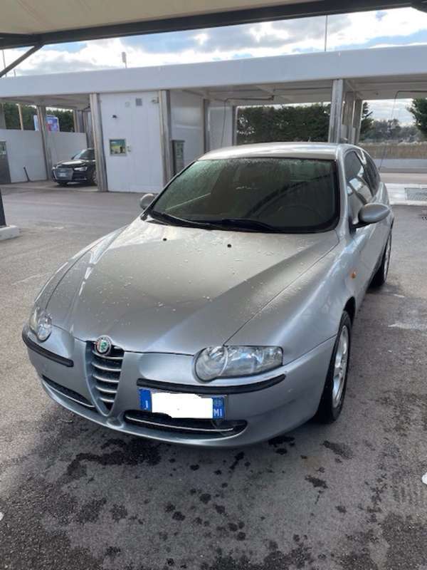 Usato 2003 Alfa Romeo 147 1.9 Diesel 116 CV (4.000 €)