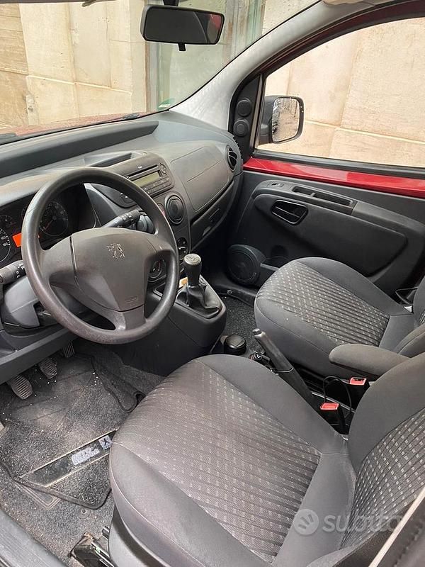 Usata Peugeot Bipper 75 CV (55 kW) 2010 Monovolume