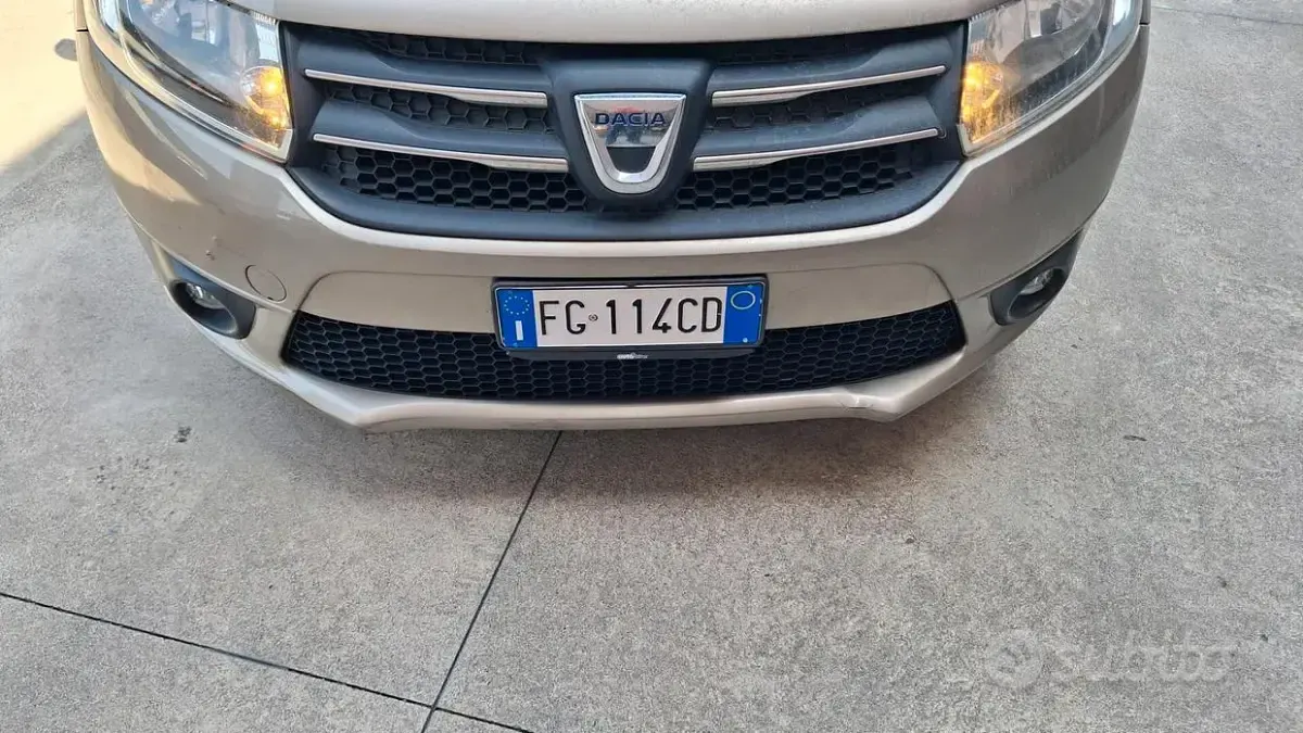 Usata Dacia Logan MCV 75 CV (55 kW) 2015 Giallo Station wagon