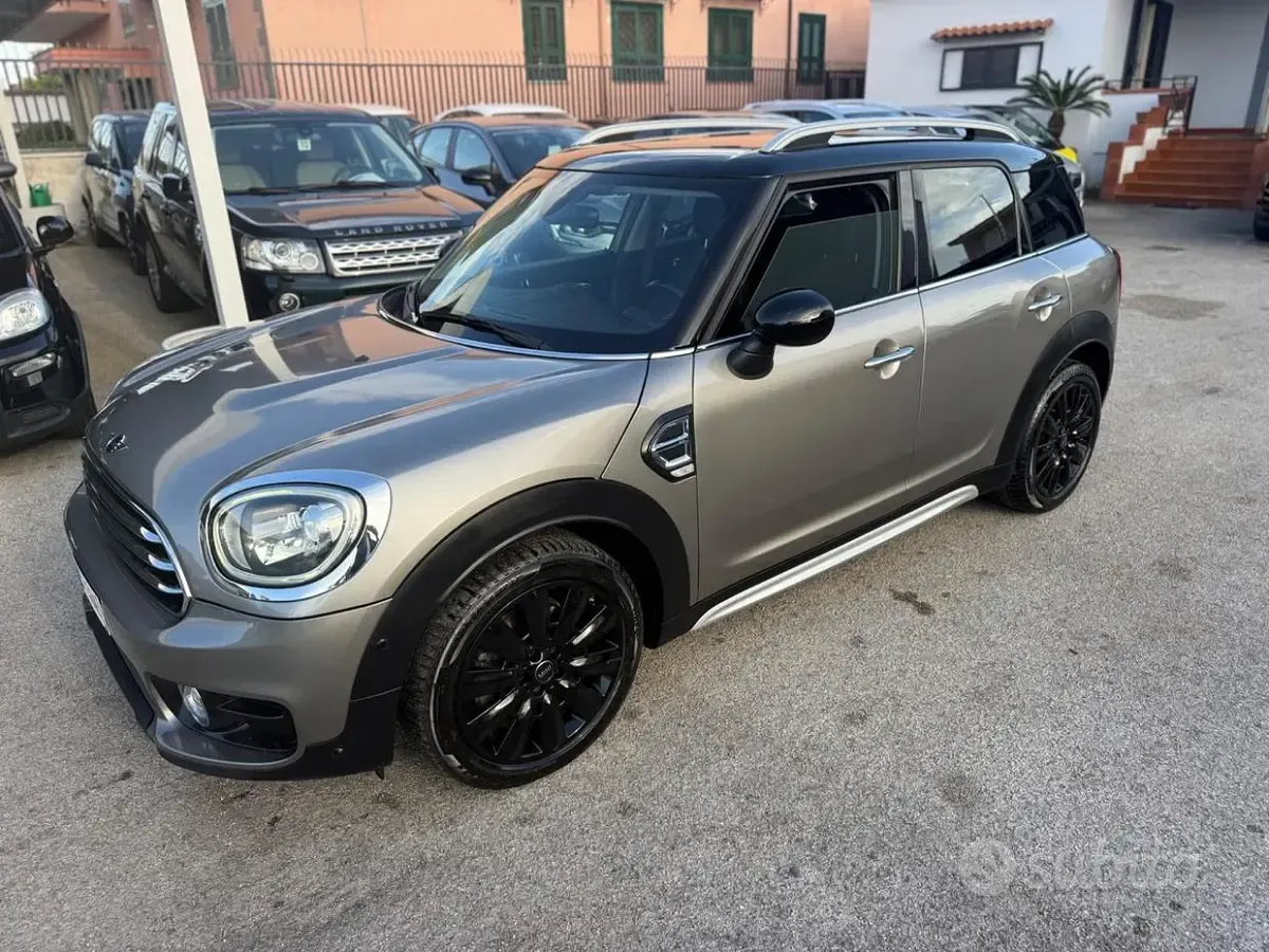Usata Mini Cooper D Countryman Hype 150 CV (110 kW) 2017 Marrone SUV