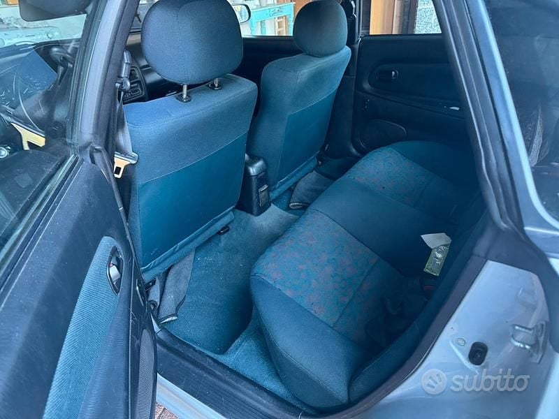 Begagnad Mazda 323F 88 HK (64 kW) 1998 Grå Sedan