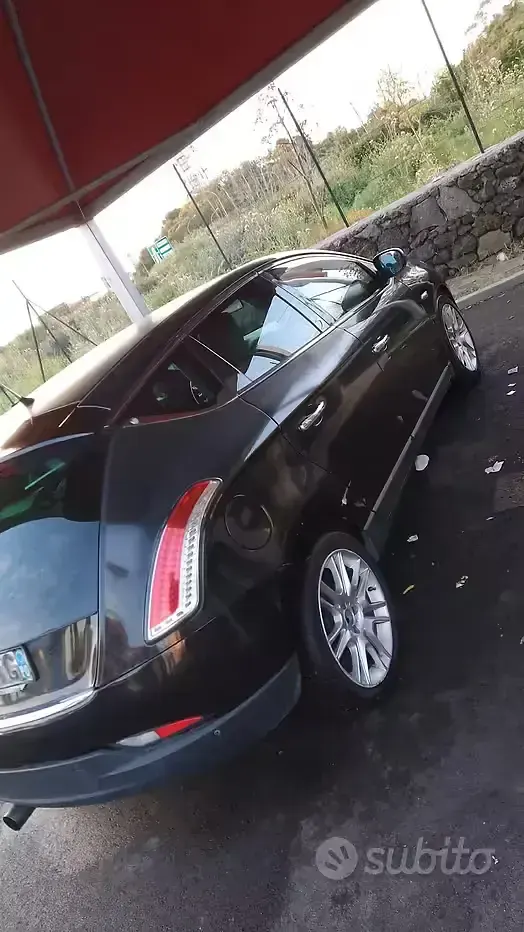 Usata Lancia Delta 120 CV (88 kW) 2008 Nero Utilitaria