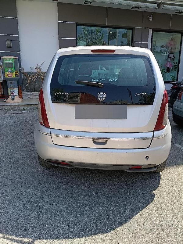 Usata Lancia Musa 90 CV (66 kW) 2008 Monovolume