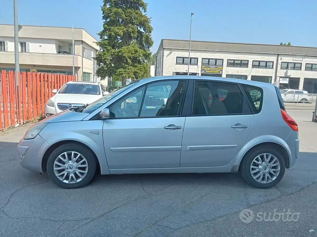 Usata Renault Scénic 111 CV (81 kW) 2006 Grigio Monovolume