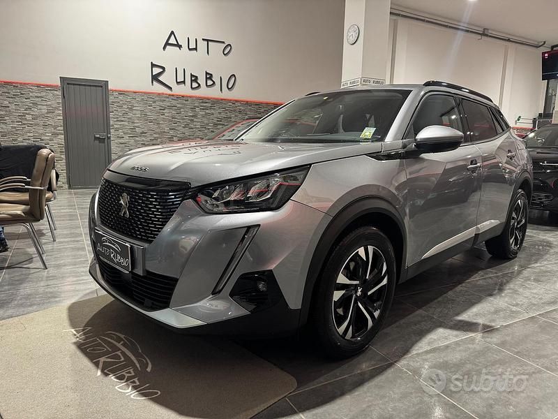 Usata Peugeot 2008 Allure 110 CV (80 kW) 2022 Grigio SUV