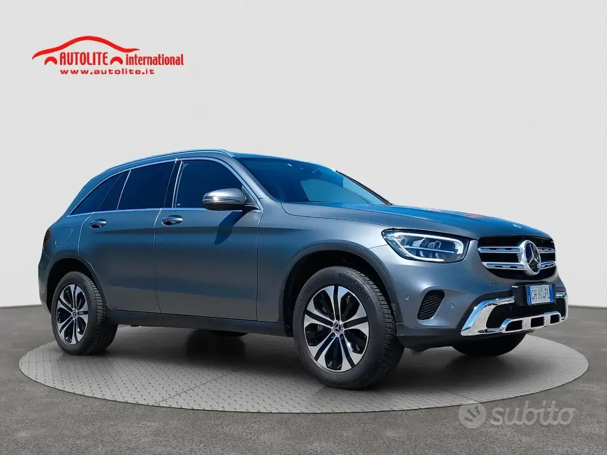 Usata Mercedes GLC300 Business 211 CV (155 kW) 2021 Grigio SUV