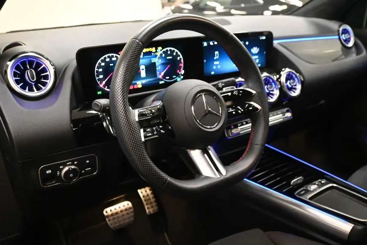 Usata Mercedes GLA200 AMG Line Premium 163 CV (119 kW) 2025 Nero SUV