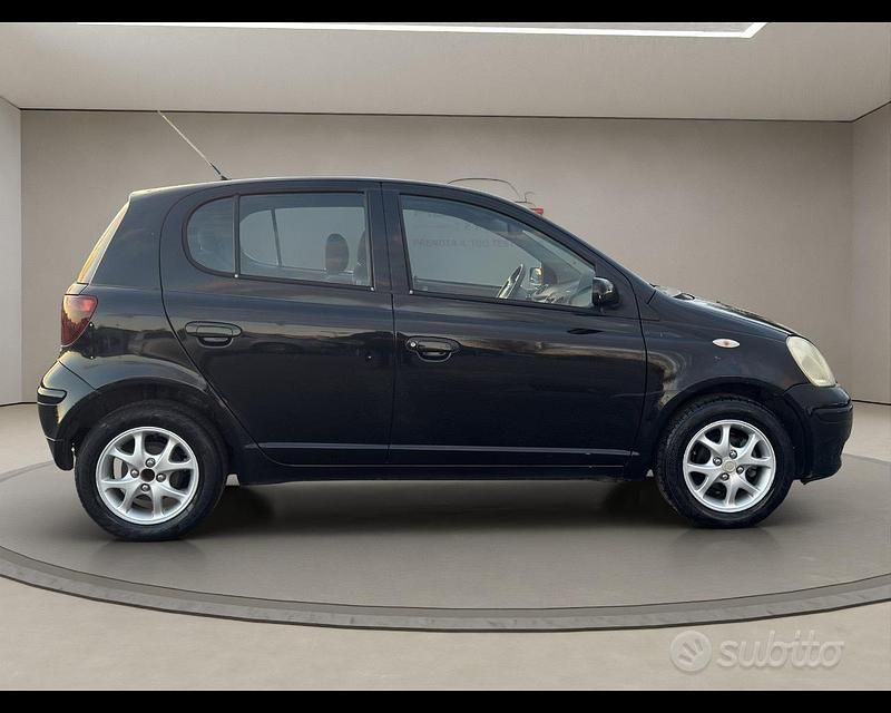 Usata Toyota Yaris 75 CV (55 kW) 2005 Nero Berlina
