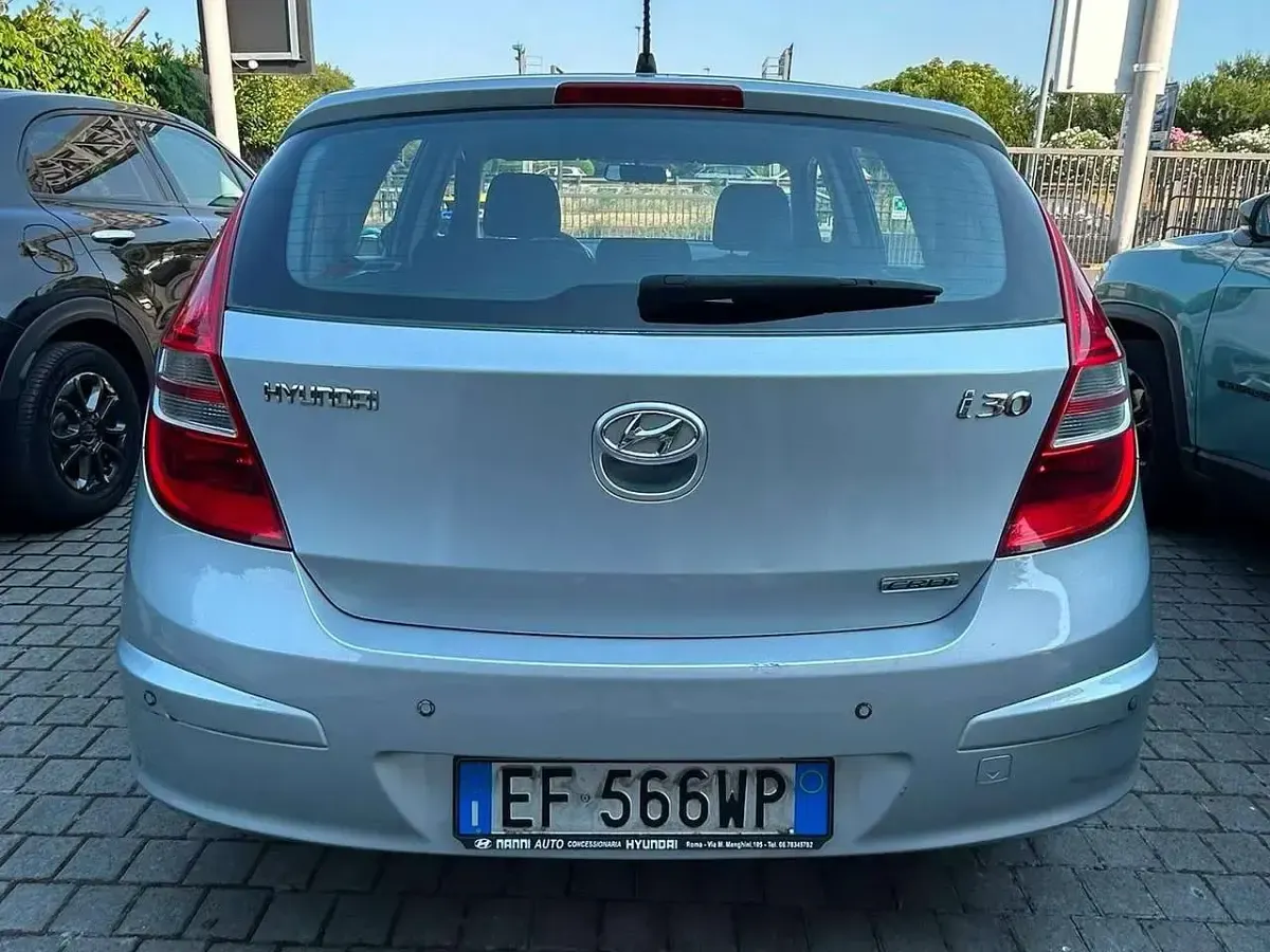 Usata Hyundai i30 Active 90 CV (66 kW) 2011 Argento Berlina