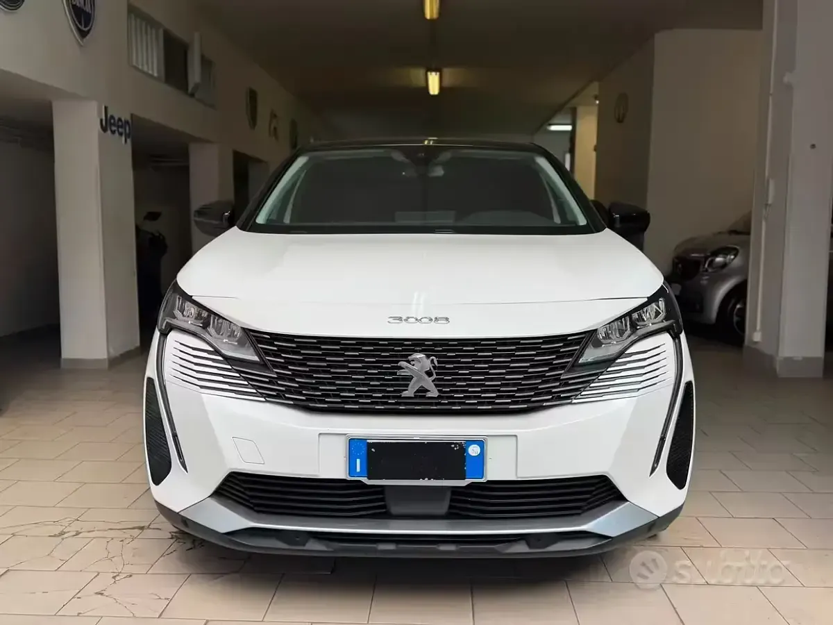 Usata Peugeot 3008 Allure 131 CV (96 kW) 2022 Bianco SUV