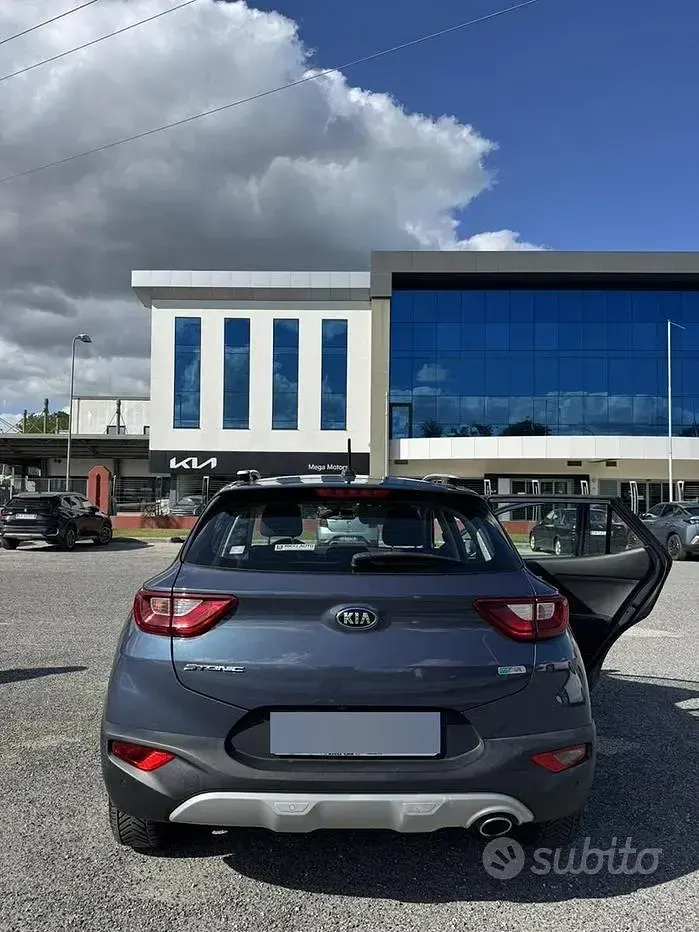 Usata Kia Stonic 84 CV (61 kW) 2021 Blu SUV