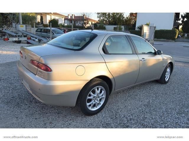 Usata Alfa Romeo 156 Exclusive 150 CV (110 kW) 2004 Oro Berlina