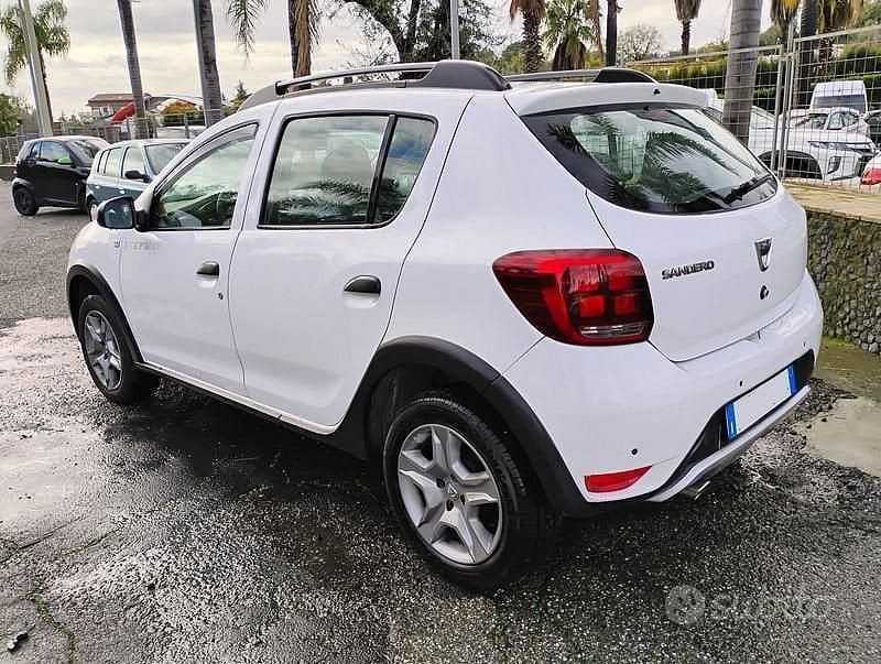 Usata Dacia Sandero Stepway 90 CV (66 kW) 2017 Bianco Berlina
