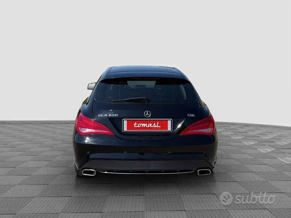 Usata Mercedes CLA200 Night 136 CV (100 kW) 2015 Nero Station wagon