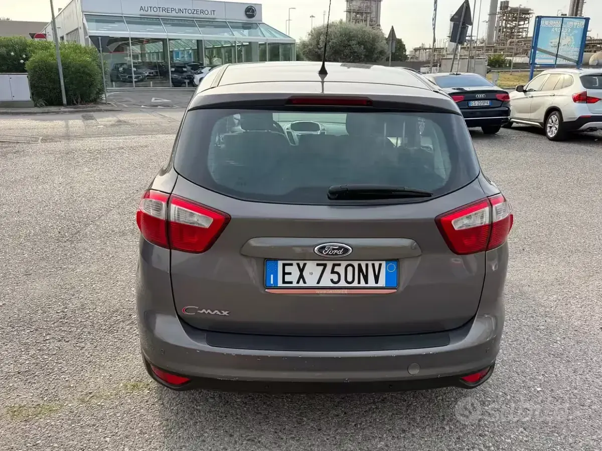 Usata Ford C-MAX Titanium 115 CV (84 kW) 2014 Grigio Monovolume