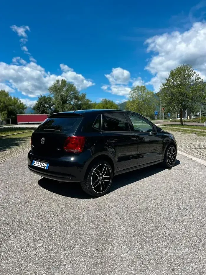 Usata VW Polo 75 CV (55 kW) 2014 Nero Berlina