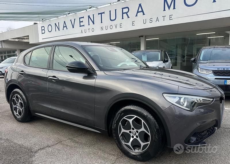 Usata Alfa Romeo Stelvio Business 160 CV (117 kW) 2022 Grigio SUV
