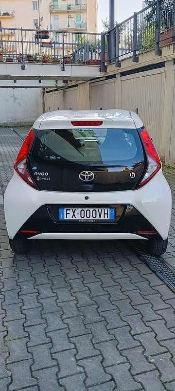 Usata Toyota Aygo Connect Style 72 CV (52 kW) 2019 Utilitaria